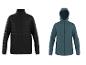 Schwarze Steppjacke und blaugrüne Steppjacke mit Kapuze.
