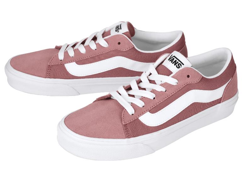 Paar rosa Low-Top-Sneaker mit weißen Schnürsenkeln und Seitenstreifen