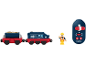 Spielzeugeisenbahn mit Waggon, Arbeiterfigur und Fernbedienung.
