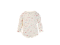 Weißer Langarm-Babybody mit Blumenmuster.