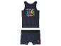 Ein dunkelblaues Tanktop und Boxershorts mit Avengers-Motiv.
