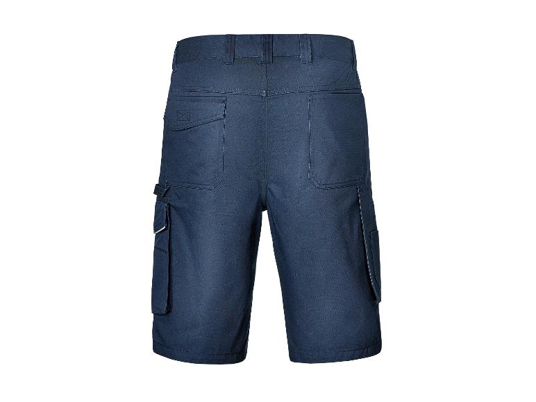 Dunkelblaue Cargoshorts mit mehreren Taschen.