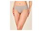 Hellgrauer gerippter High-Waist-Slip, getragen von einer Frau.