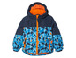 Eine blaue Jacke mit orangefarbener Kapuze und geometrischem Muster.