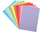 Fächer aus bunten Papierblättern in Regenbogenfarben.