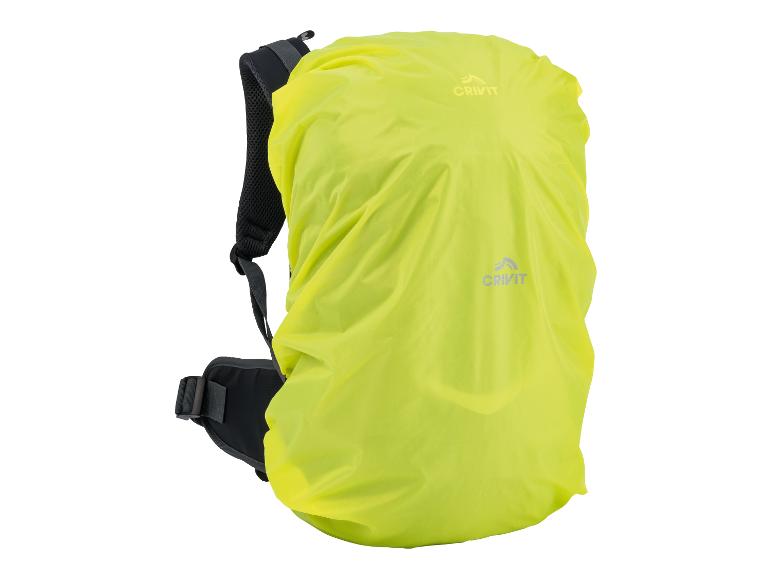 Crivit Rucksack mit gelber Regenhülle.