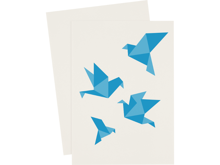 Grußkarte mit blauen Origami-Vögeln im Flug.