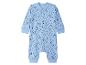 Hellblauer Baby-Strampler mit schwarzen Sternen und Druckknöpfen.