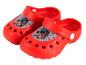 Rote Minnie Mouse-Clogs für Kinder.