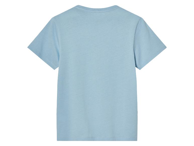 Hellblaues T-Shirt mit kurzen Ärmeln.
