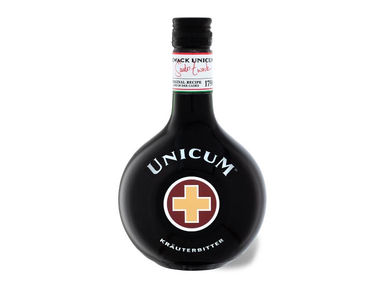 Eine Flasche Unicum Kräuterbitter.