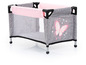 Ein graues Babybett mit rosa Details und einem Schmetterlingsmuster.