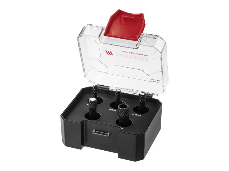 Bohrersatz in schwarzer Box mit transparentem rotem Deckel