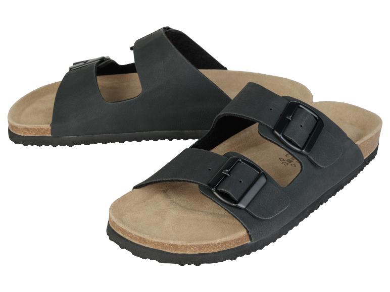 Zwei Paar schwarze Sandalen mit Schnallen