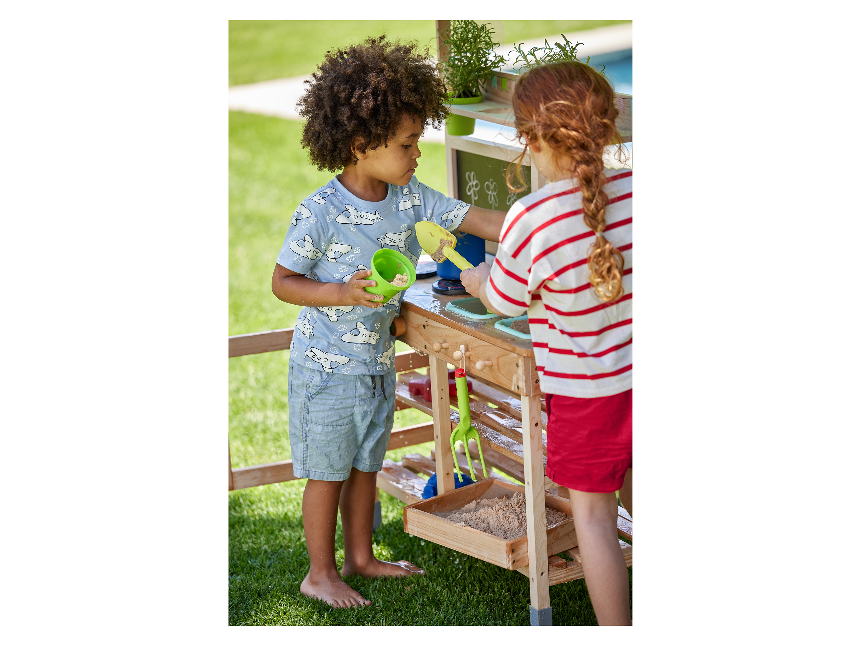 Thumbnail - Playtive Matschküche, mit Wasserhahnanschluss, aus Echtholz