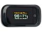 Schwarzes Pulsoximeter mit Anzeige von 96% SpO2 und 71 bpm