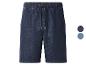 Herren-Denim-Shorts mit elastischem Bund und Kordelzug, erhältlich in Dunkelblau und Hellblau.