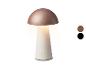 Pilzförmige Tischlampe mit braunem Schirm und cremefarbenem Fuß, mit Ein-/Ausschalter.