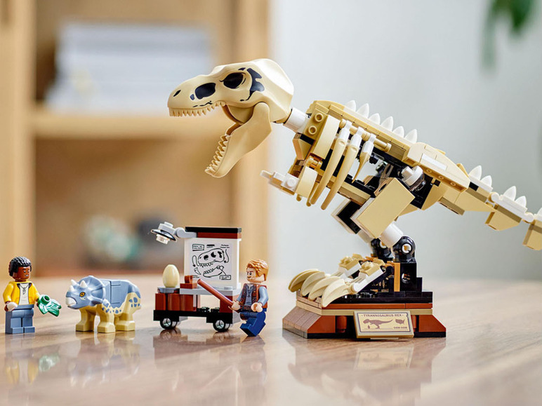 Gehe zu Vollbildansicht: LEGO® Jurassic World™ 76940 »T. Rex-Skelett in der Fossilienausstellung« - Bild 3