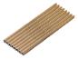 Ein Stapel Holzlatten mit Metallkern, diagonal angeordnet.