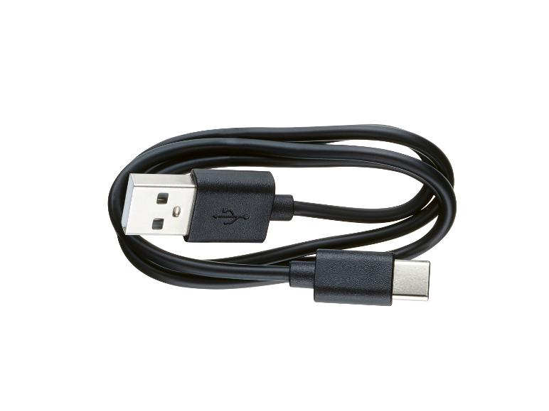 Ein USB-C-Kabel mit einem USB-A-Stecker.