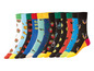 Ein Set mit verschiedenen Socken mit lustigen Prints, darunter Fast Food, Tiere und Emojis.