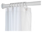 Weißer Duschvorhang mit einer weißen Stange