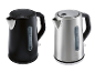 Zwei SILVERCREST® SWKE 3000 H1 Wasserkocher, einer schwarz und einer aus Edelstahl, mit 1,7L Fassungsvermögen.