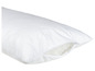 Ein weißes Kissen mit Reißverschluss, gefüllt mit weißer Füllung.