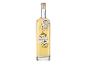 Flasche Birnenschnaps, beschriftet mit 'Alpen Schnaps Alte Williamsbirne'