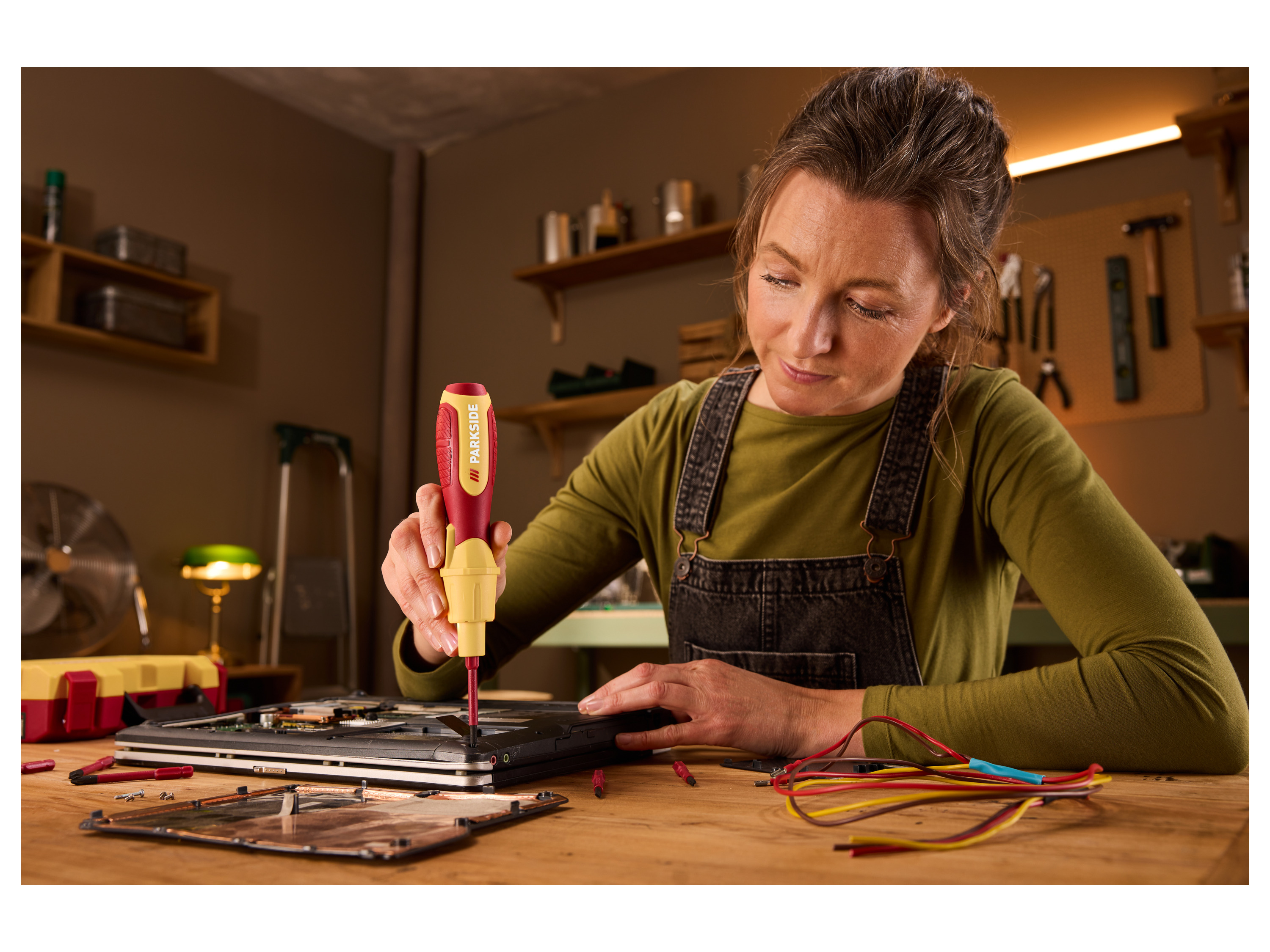 PARKSIDE® 4 V Akku-Schraubendreher »PASD 4 C3«, mit Akku ohne Ladegerät – Bild 2 von 4