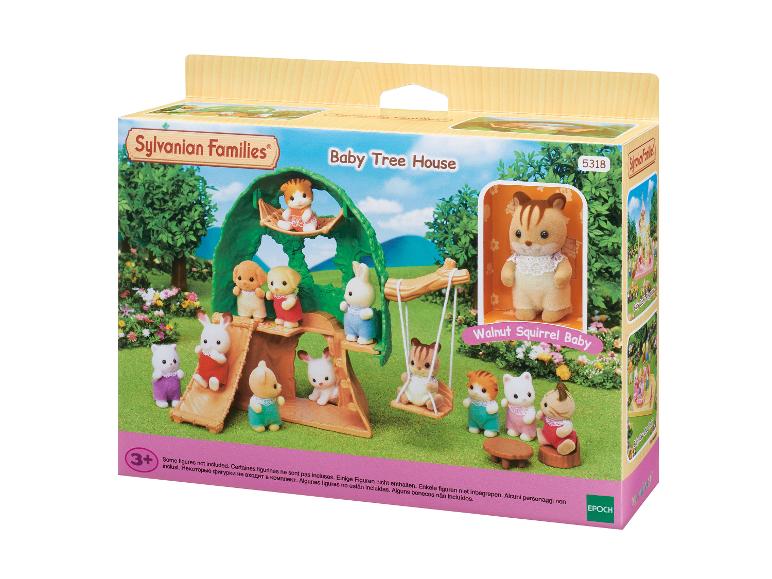 Sylvanian Families Baby Abenteuer Baumhaus mit Walnuss-Eichhörnchen-Baby und weiteren Figuren.