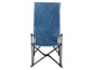 Ein blauer Klappstuhl der Marke Helinox