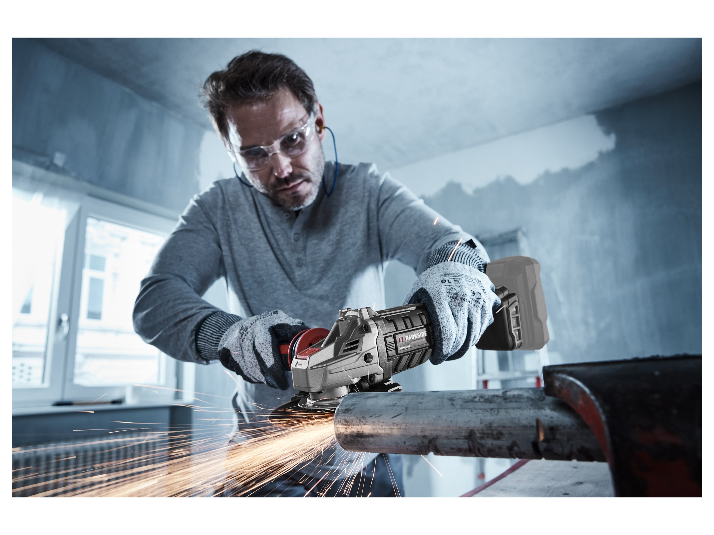 Thumbnail - PARKSIDE PERFORMANCE® 20 V Akku-Winkelschleifer »PWSAP 20 Li F6«, ohne Akku und Ladegerät