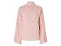Eine rosa Bluse mit langen Ärmeln.