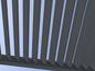 Ein graues Metall-Pergola-Dach mit Lamellen.