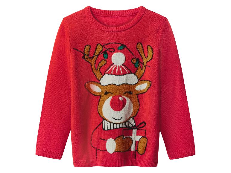 Roter Weihnachtspullover mit einem fröhlichen Rentier, roter Nase und Weihnachtsmütze.