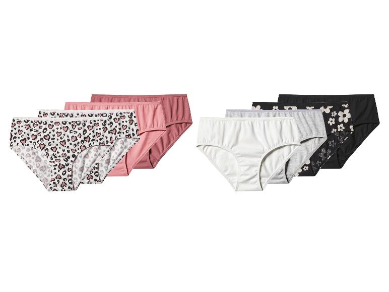 Zwei Sets Damenunterhosen, eines mit rosa und Leopardenmuster, das andere mit weißen, grauen und schwarzen Blumenmustern.