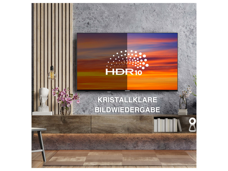 Ein Fernseher mit HDR10-Bildwiedergabe in einem modernen Wohnzimmer.
