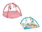 Zwei Baby-Spielmatten, eine rosa und eine mit Dschungelmotiv.