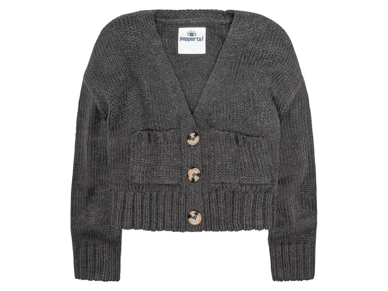Ein grauer Strickcardigan mit Knöpfen von Pepperts!