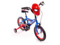 Ein blaues Kinderfahrrad mit Spider-Man-Motiv, inklusive Spider-Man-Helm.