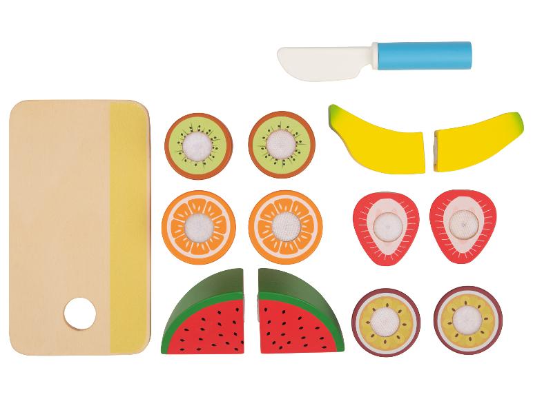 Holzspielzeugset mit geschnittenem Obst und Schneidebrett