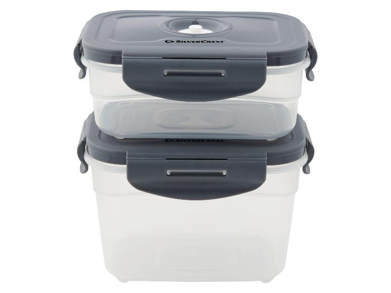 Zwei stapelbare SilverCrest Plastik-Vorratsdosen.