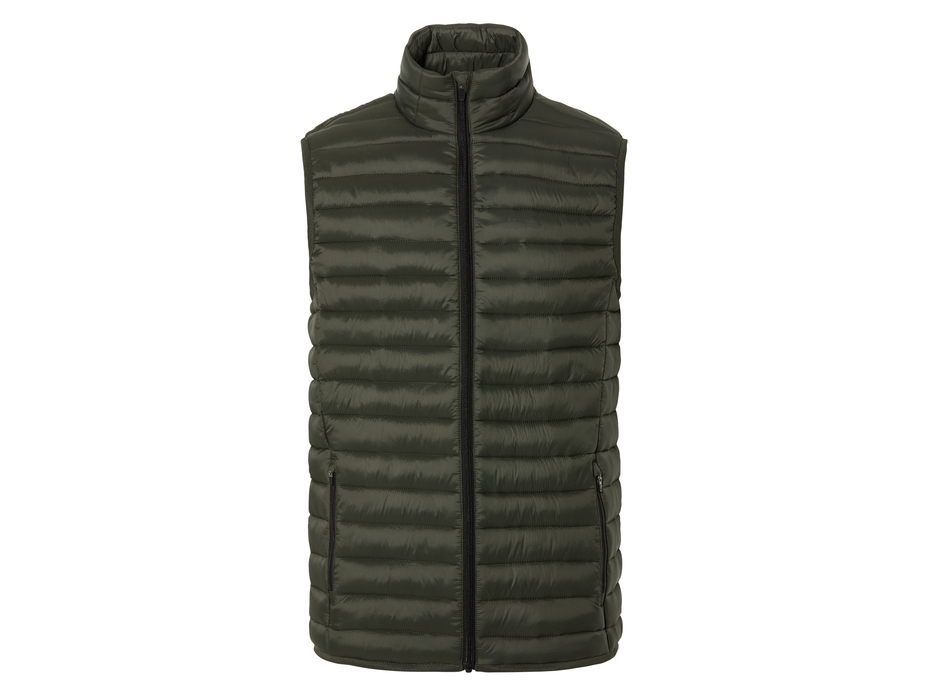 LIVERGY® Herren Weste Lightweight (Olive, M(48/50))““ | wasserabweisendes Obermaterial, windabweisend, ultraleicht und warm, durchgehender Reißverschluss mit Kinnschutz, seitliche Reißverschlusstaschen Schnitt: – Kragenform: Stehkragen Material: Obermaterial: Polyamid Futter: Polyester Wattierung: Polyester recycelt Pflegehinweis: waschen bei max. 40 °C Pflegeleicht nicht bleichen schonende Trocknung im Wäschetrockner bei max. 60 °C nicht bügeln nicht trockenreinigen Größe: M 48/50 – XXL 60/62 Meine Lidl-Größe – so einfach gehts Einfach den Lidl-Größenrechner besuchen. Für deine Personengruppe und Produktgruppe die gemessenen Körpermaße eintragen und dann den Berechnen-Button betätigen. Schon wird dir deine Größe angezeigt. Oeko-Tex® Standard 100 Geprüft auf Schadstoffe Zertifizierungsnummer: 19.Hcn.86404 Hohenstein Htti Standard 100 by Oeko-Tex® ist die weltweit bekannteste, unabhängige Zertifizierung schadstoffgeprüfter Textil- und Lederprodukte aller Art – vom Garn und den Stoffen bis hin zum gebrauchsfertigen Artikel. Das Label bestätigt