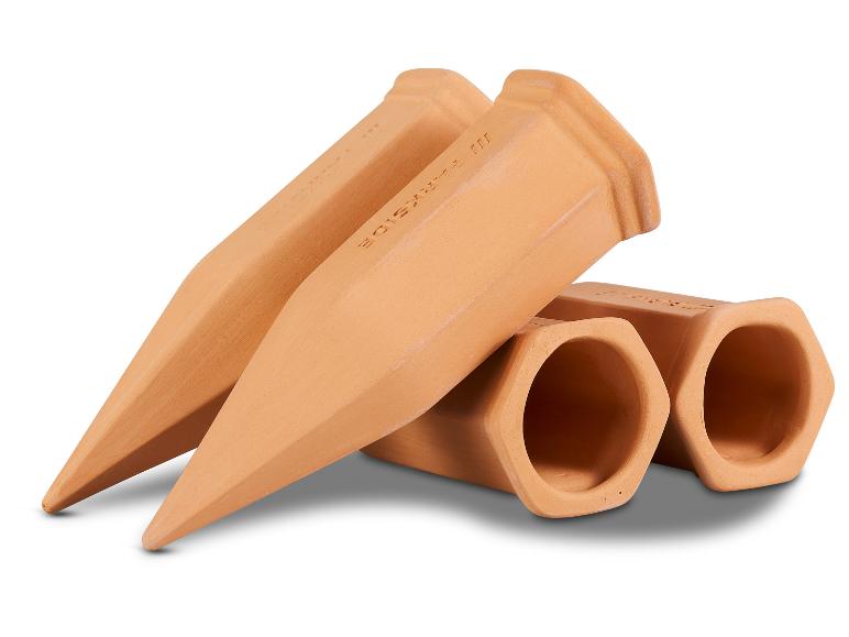 Parkside Terracotta-Bewässerungsspitzen und -rohre.
