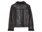 Eine schwarze Lederjacke mit Fleecefutter.