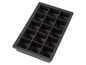Eine schwarze Silikon-Eisform mit 18 Fächern.