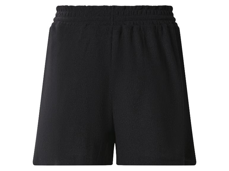Schwarze Shorts mit elastischem Bund und gekräuselter Textur.