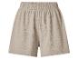Beige Shorts mit elastischem Bund und gekreppter Textur.